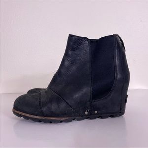 Sorel Evie Black Leather Wedge Pull On Booties